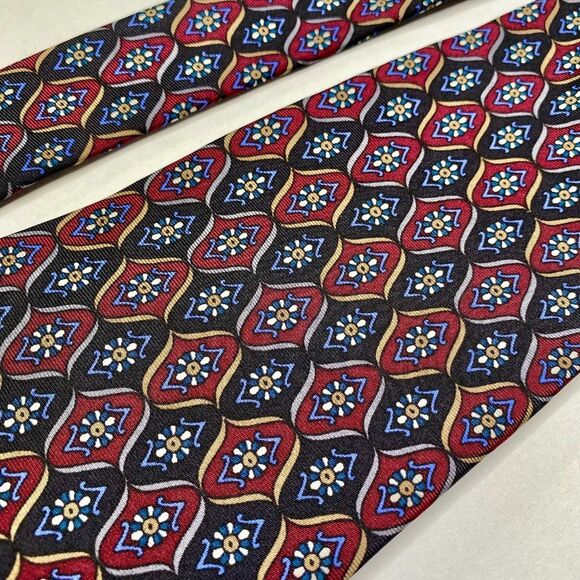 Stafford Black Maroon Purple Geometric Print 100% Silk Men's Neck Tie 4" x 60" - Picture 2 of 6
